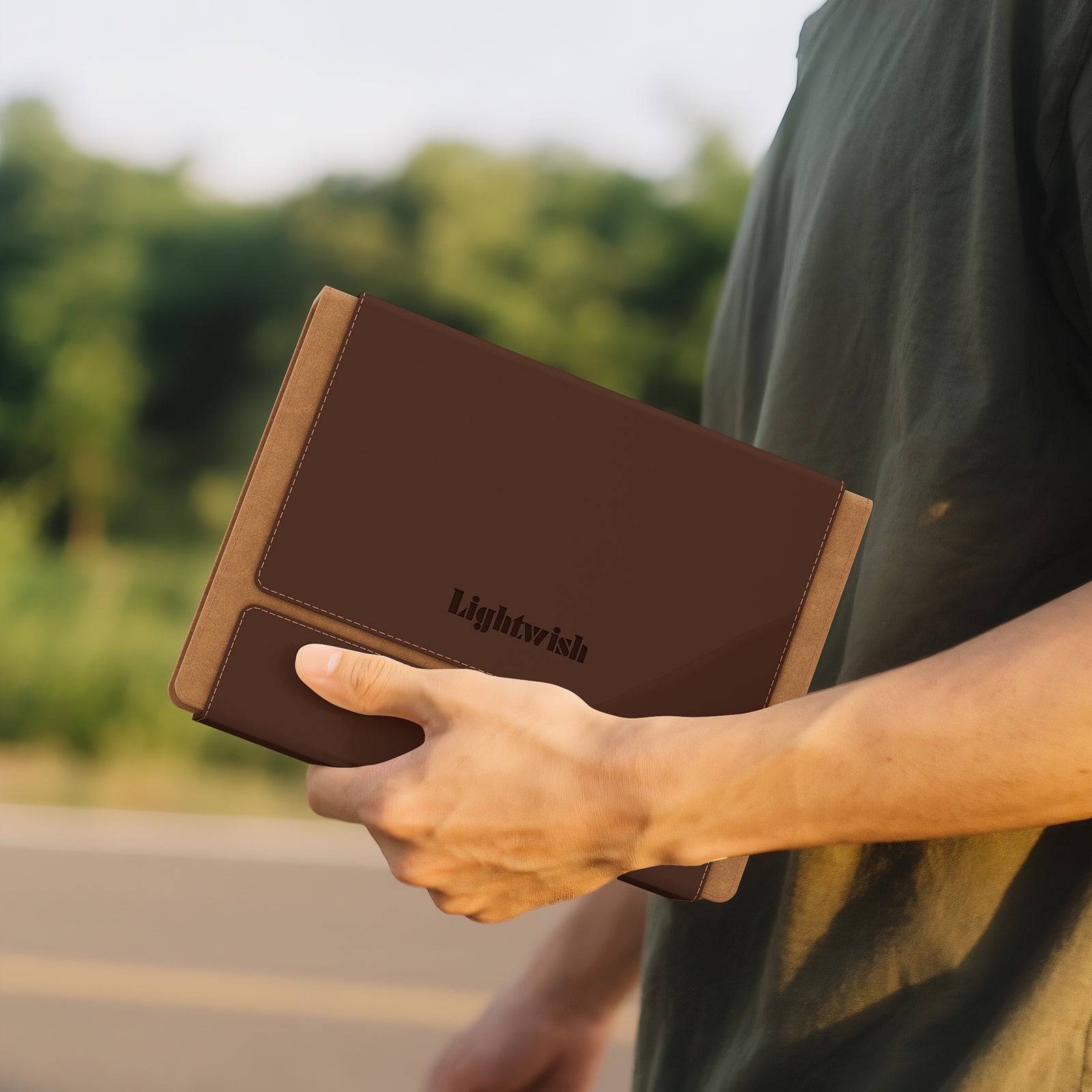Lightwish Walnut Travel Watercolor Set – 24 Colors